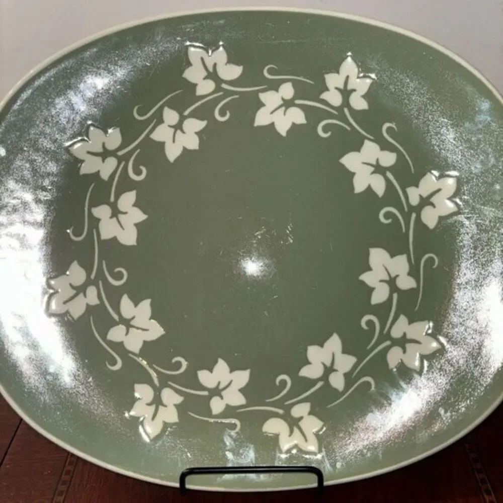 HARKER WHITE IVY WREATH USA GREEN BODY‎ 11 1/2